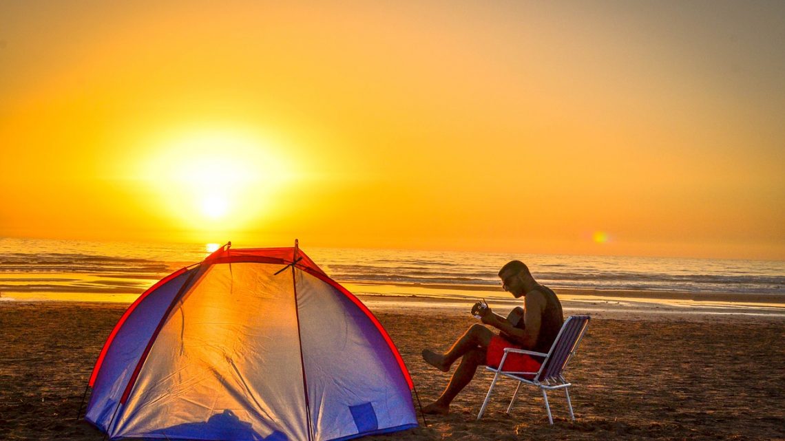 Partir en camping pour les vacances : les indispensables à emporter