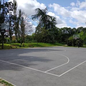 Terrain de basket extérieur